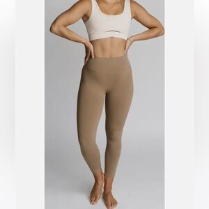 ZYIA Cocoa Streamline Leggings